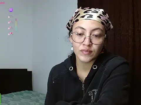 Snapshot of Olivia_Bright chatting on 05/18/26, 01:13 Olivia Bright online show from 05/18/26, 01:13