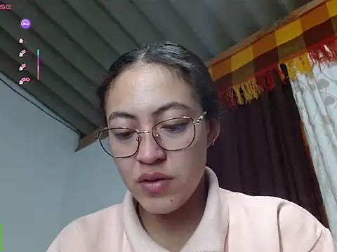 Snapshot of Olivia_Bright chatting on 05/21/26, 10:33 Olivia Bright online show from 05/21/26, 10:33