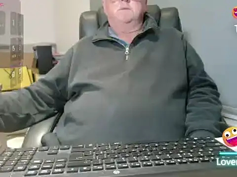 Snapshot of bigbadjon69 chatting on 06/07/26, 10:35 bigbadjon69 online show from 06/07/26, 10:35