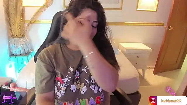 lucy26  online show from 01/25/25, 08:21