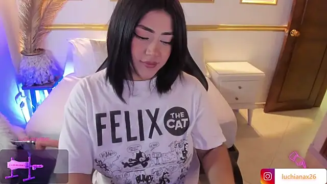 lucy26  online show from 03/04/25, 02:06