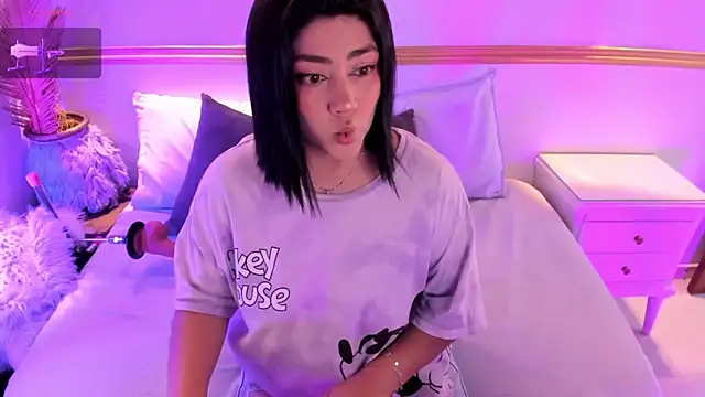 lucy26  online show from 09/14/25, 01:49