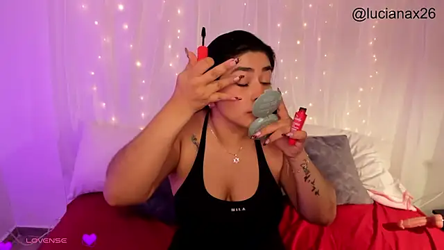 lucy26  online show from 11/12/25, 03:29