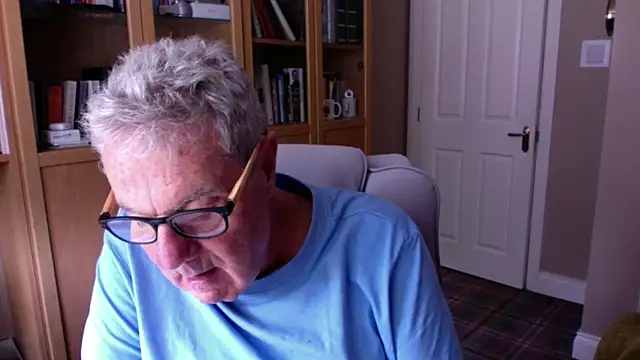 Snapshot of Oldpistolpete chatting on 06/13/26, 10:35 Oldpistolpete online show from 06/13/26, 10:35