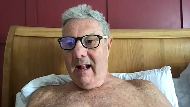 Snapshot of Oldpistolpete chatting on 06/18/26, 09:09 Oldpistolpete online show from 06/18/26, 09:09