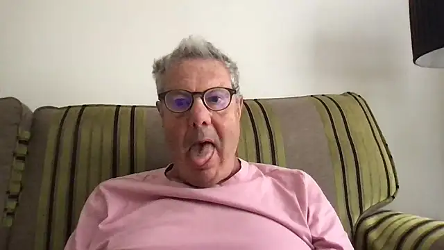 Snapshot of Oldpistolpete chatting on 07/04/26, 11:27 Oldpistolpete online show from 07/04/26, 11:27