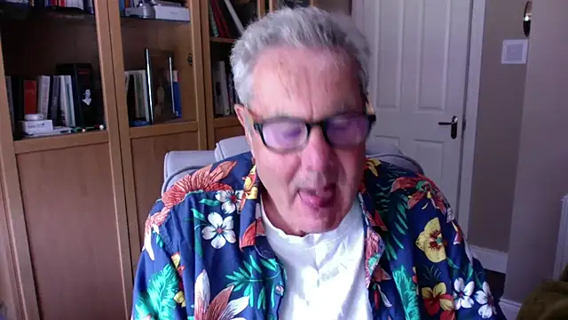 Snapshot of Oldpistolpete chatting on 07/05/26, 12:12 Oldpistolpete online show from 07/05/26, 12:12