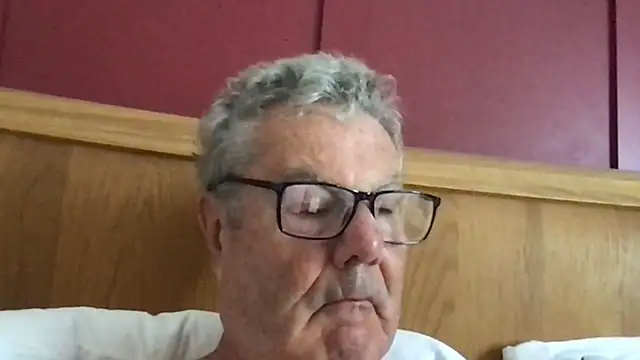 Snapshot of Oldpistolpete chatting on 07/16/26, 08:09 Oldpistolpete online show from 07/16/26, 08:09