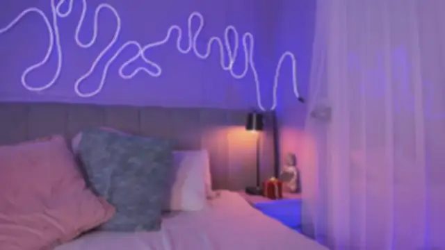 Sofly s online show from 11/28/25, 12:19