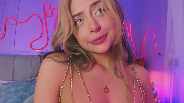 Snapshot of Sofly_s chatting on 02/14/26, 12:02 Sofly s online show from 02/14/26, 12:02