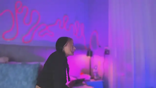 Snapshot of Sofly_s chatting on 03/03/26, 12:00 Sofly s online show from 03/03/26, 12:00