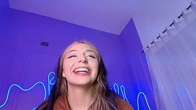 Snapshot of Sofly_s chatting on 03/07/26, 09:17 Sofly s online show from 03/07/26, 09:17