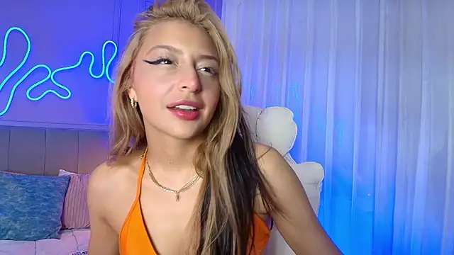 Snapshot of Sofly_s chatting on 04/12/26, 12:04 Sofly s online show from 04/12/26, 12:04