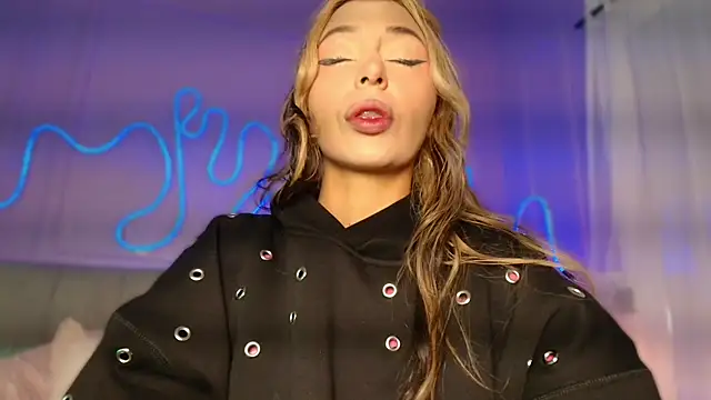 Sofly s online show from 05/20/26, 11:49