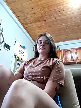 Emmacut online show from 10/11/25, 04:38