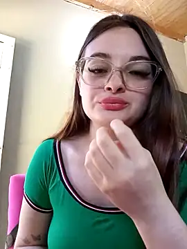 Emmacut online show from 10/20/25, 04:51