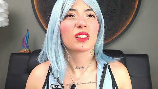 miss sharlotte18 online show from 11/19/25, 06:08