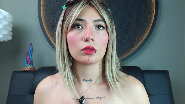 miss sharlotte18 online show from 11/22/25, 06:07