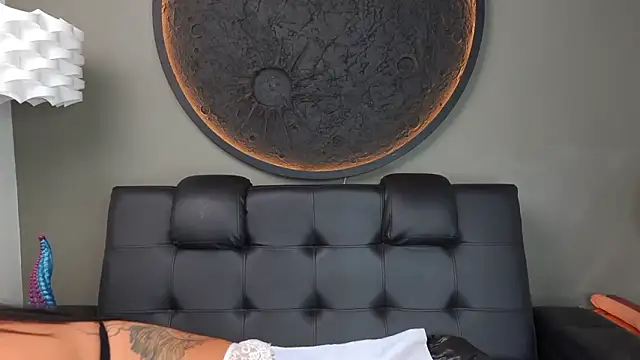 miss vaiolette online show from 02/27/26, 11:10