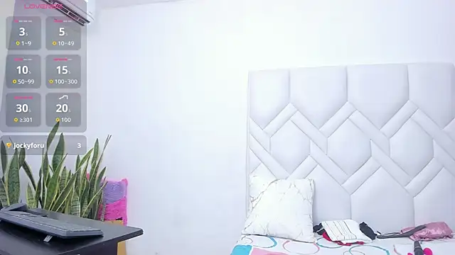 Snapshot of Mature_Hard chatting on 11/21/25, 09:02 Mature Hard online show from 11/21/25, 09:02