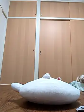 lioncake1221 online show from 11/20/25, 07:41