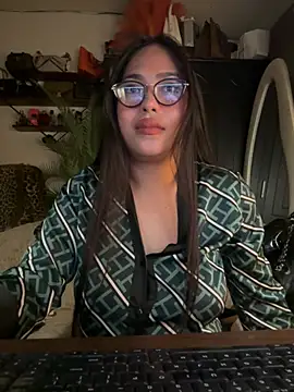 Snapshot of BigDominaMia chatting on 07/18/26, 08:12 BigDominaMia online show from 07/18/26, 08:12