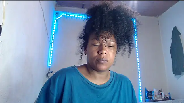 Snapshot of cherry_cleou chatting on 02/26/26, 06:07 cherry cleou online show from 02/26/26, 06:07