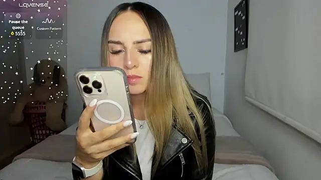 sophi mooreno online show from 04/08/26, 01:27