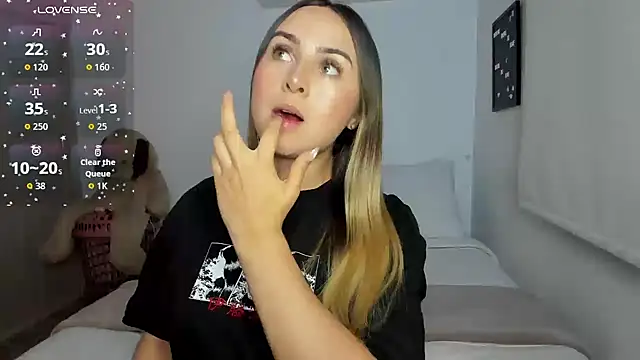 sophi mooreno online show from 07/18/26, 12:59