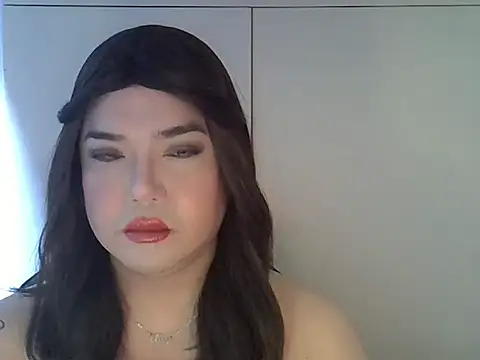 StrawberryWine07 online show from 04/18/26, 12:25