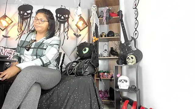 MirandaHaguen online show from 10/12/25, 01:21