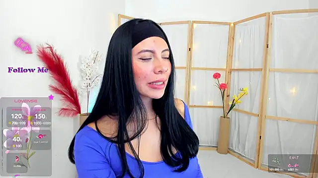 Silvanna-Moree online show from 09/15/25, 07:58