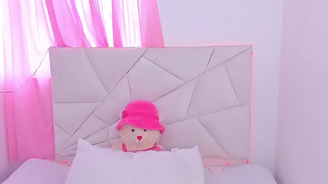 Anamhenao online show from 10/01/25, 12:33