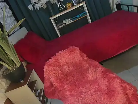 Laura yourhottestbabe123 online show from 09/23/25, 04:54