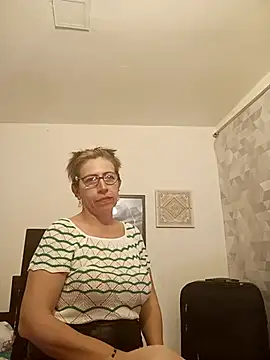 Chayla Ruiz online show from 09/10/25, 12:21