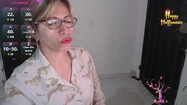 Chayla Ruiz online show from 11/07/25, 12:05