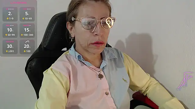 Chayla Ruiz online show from 06/25/26, 10:20