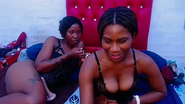 XSCARLETQUEENXX online show from 03/28/26, 11:59