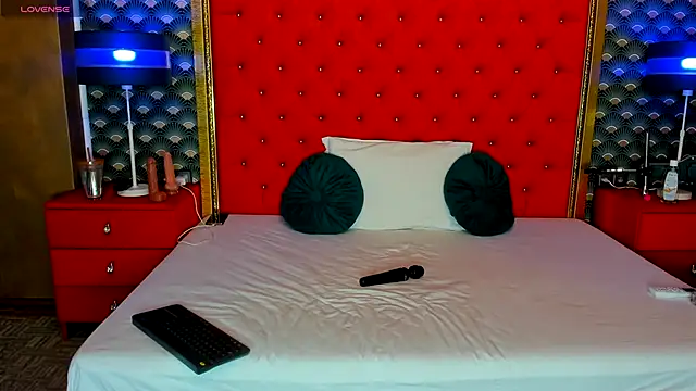 VallerieJones online show from 11/05/25, 12:21