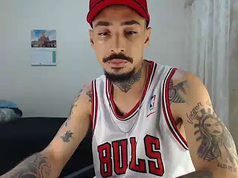 emiliano hottt online show from 02/23/26, 02:14