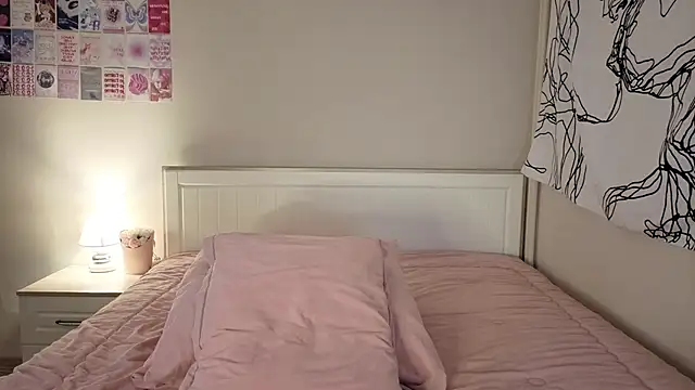 Snapshot of LisaSweetie chatting on 02/02/26, 04:27 LisaSweetie online show from 02/02/26, 04:27