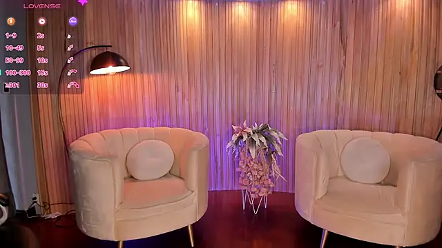 Snapshot of MaryLewis_ chatting on 01/18/25, 11:43 MaryLewis online show from 01/18/25, 11:43