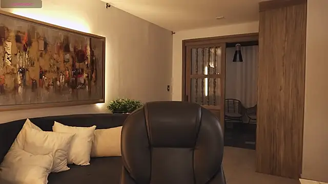 Snapshot of MaryLewis_ chatting on 09/26/25, 12:20 MaryLewis online show from 09/26/25, 12:20