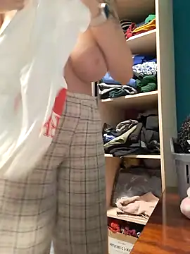 NansyyyaLiannkkaasssssa78 online show from 02/14/25, 04:41