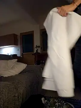 Snapshot of MissMialicious chatting on 12/16/24, 04:49 MissMialicious online show from 12/16/24, 04:49