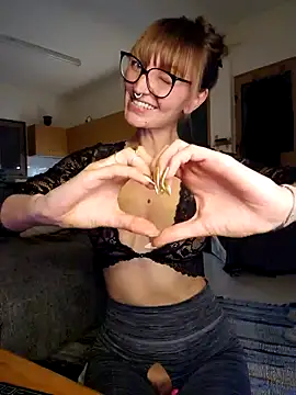 Snapshot of MissMialicious chatting on 02/04/25, 11:16 MissMialicious online show from 02/04/25, 11:16