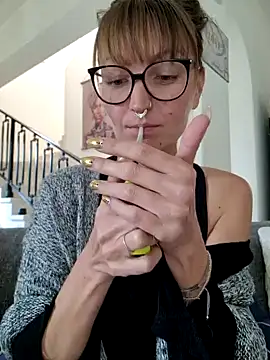 Snapshot of MissMialicious chatting on 02/05/25, 01:44 MissMialicious online show from 02/05/25, 01:44