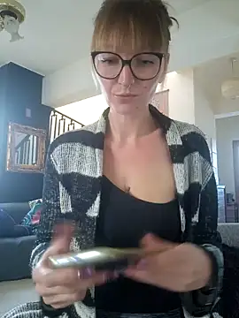 Snapshot of MissMialicious chatting on 02/28/25, 02:53 MissMialicious online show from 02/28/25, 02:53