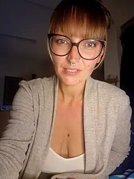 Snapshot of MissMialicious chatting on 03/04/25, 08:05 MissMialicious online show from 03/04/25, 08:05