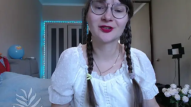 KiraGoldens online show from 09/21/25, 06:04